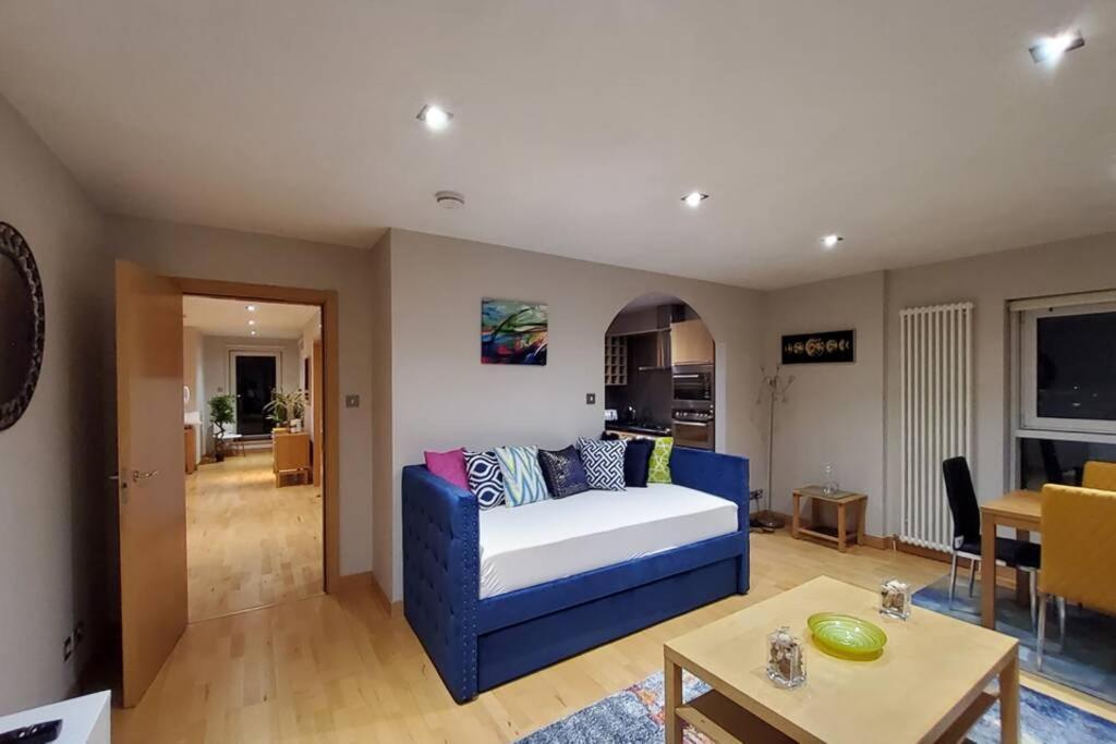 2 Bed Aprtmt- Waterfront, 5 Beds, Parking Edinburgh
