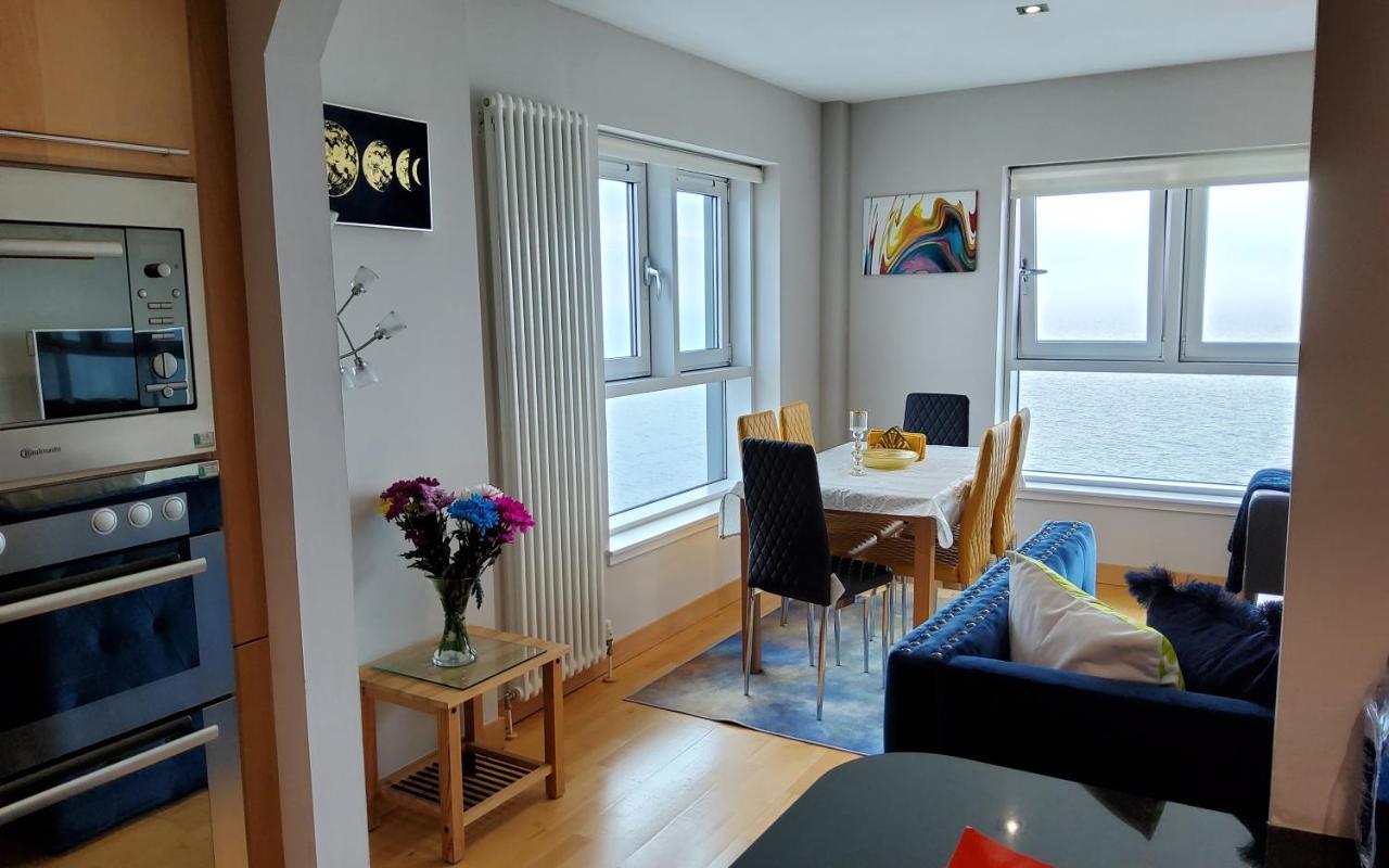 2 Bed Aprtmt- Waterfront, 5 Beds, Parking Apartment *