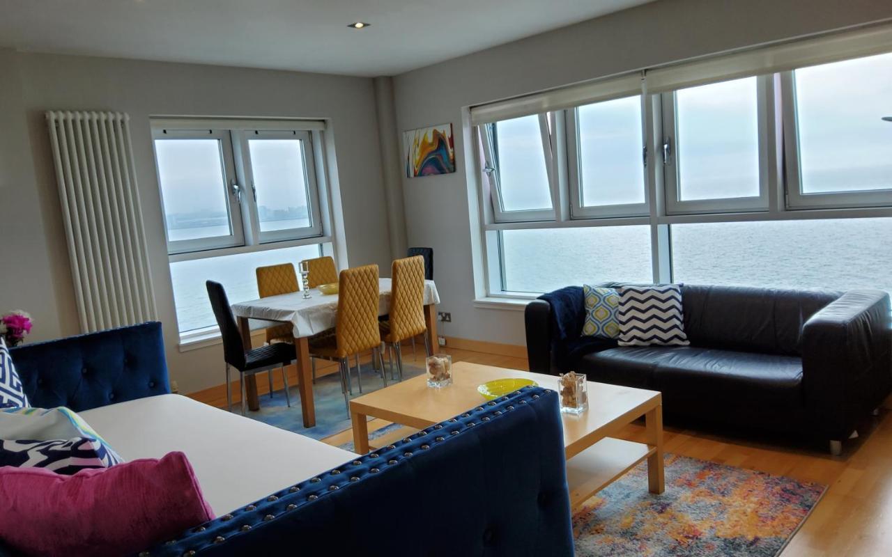 2 Bed Aprtmt- Waterfront, 5 Beds, Parking Apartment
